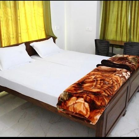 Harsh & Yash Guest House Bodh Gaya Ngoại thất bức ảnh