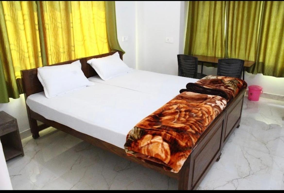 Harsh & Yash Guest House Bodh Gaya Ngoại thất bức ảnh